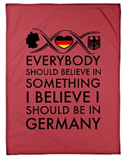 EVERYBODY SHOULD BELIEVE IN SOMETHING I BELIEVE I Fleece Blanket tile