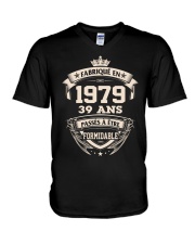 fabrique en 39 - 1979 formidable V-Neck T-Shirt thumbnail