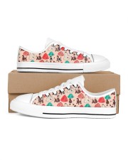Poodle Shoes Men's Low Top White Shoes thumbnail